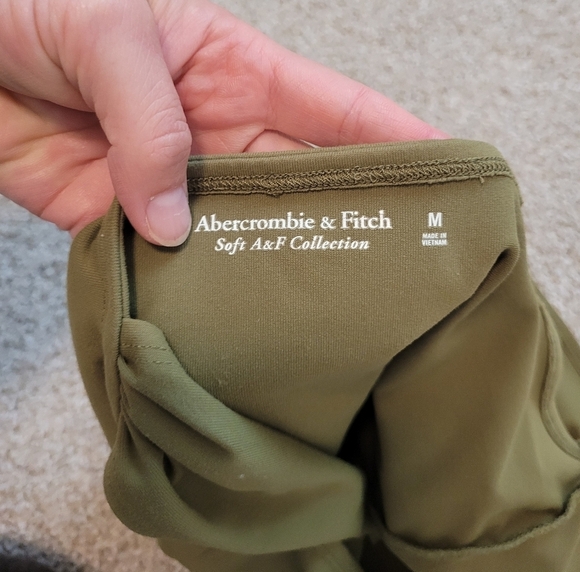 Abercrombie & Fitch Soft A&F Collection Green Fitted Tank Top Size Medium - Picture 4 of 4